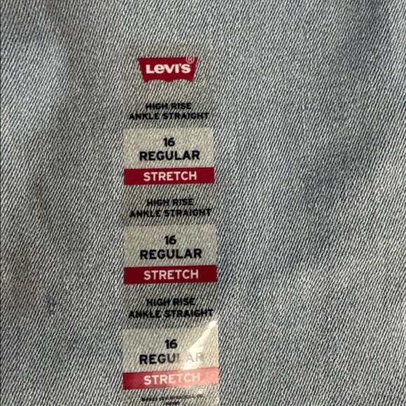 Kids Levi's High Rise Straight Legs Light Wash Blue Jeans. BNWT Size 16 - Picture 5 of 13